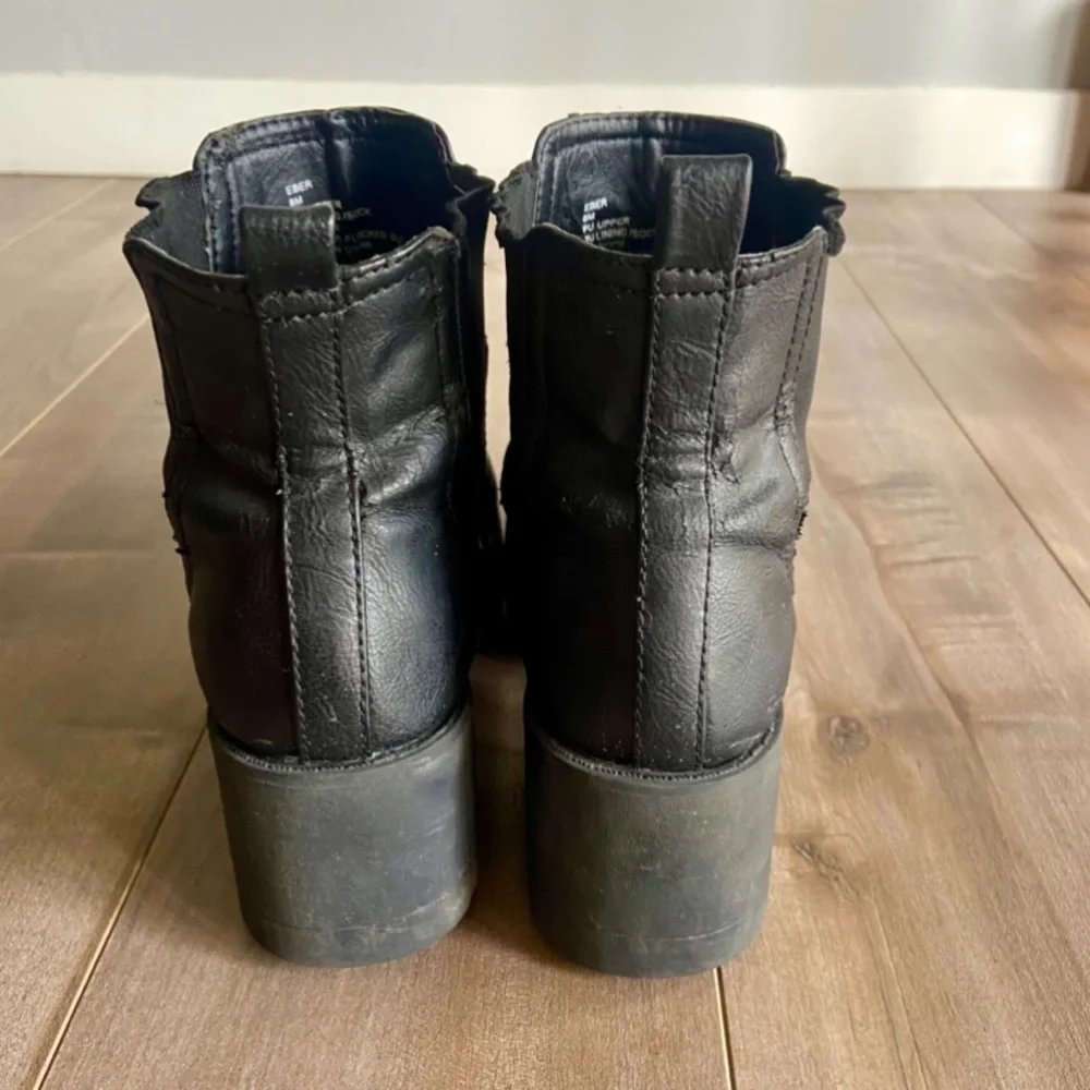 Steve Madden 'Eber' Chelsea Chunky Y2K Platform Boots in Black